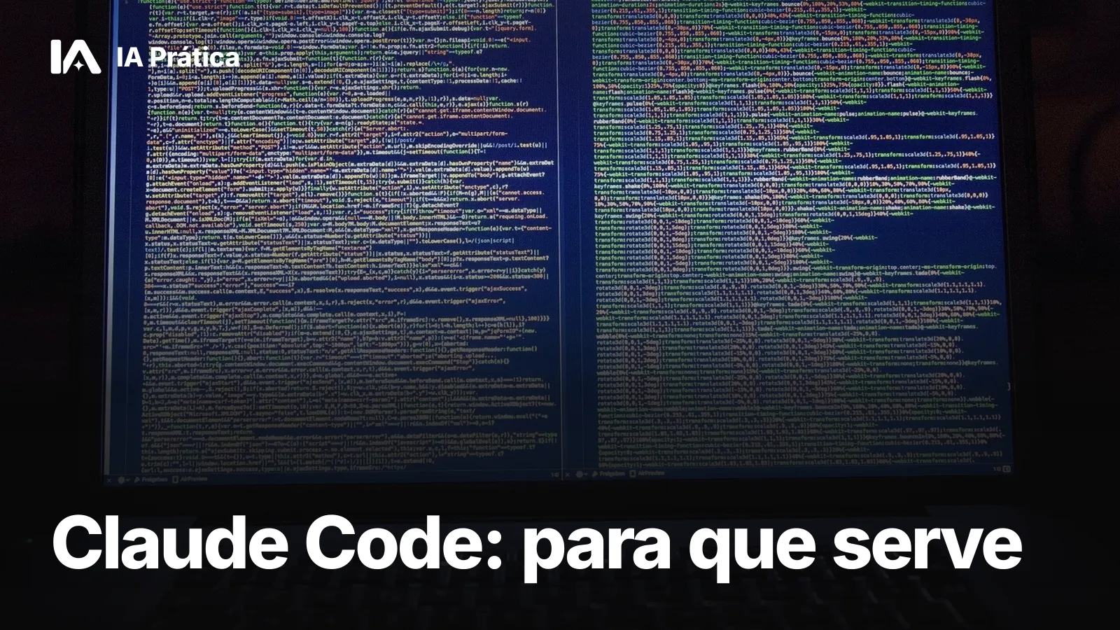 Tela de notebook cheia de linhas de código-fonte coloridas